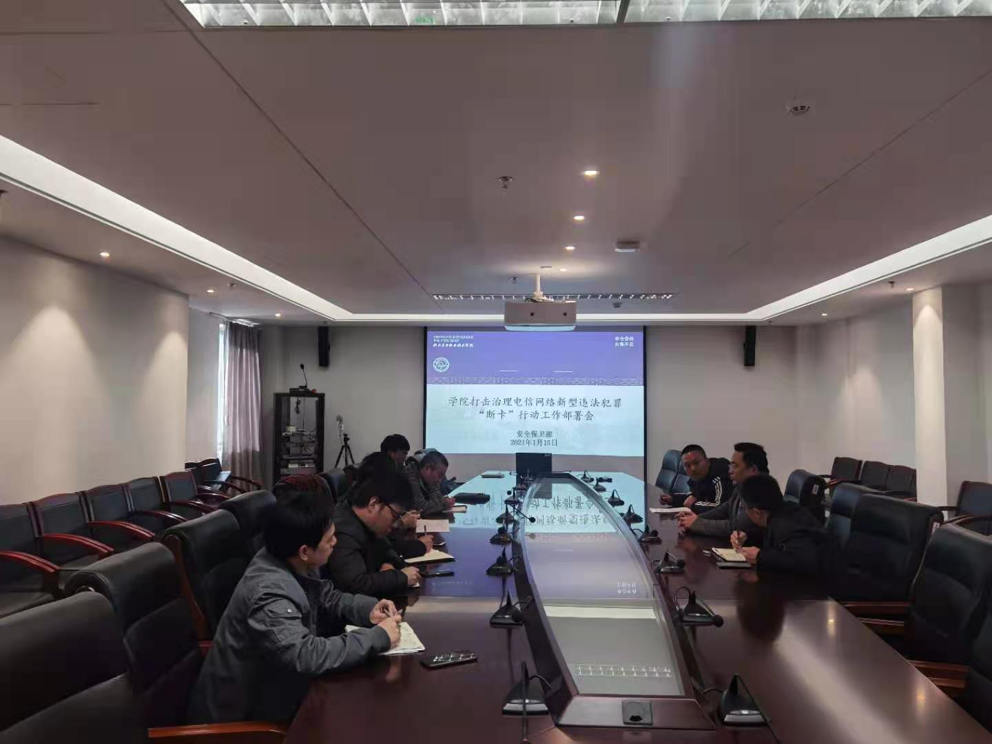 acb505db2877d770fbf8ac35d5c6b6e.jpg
